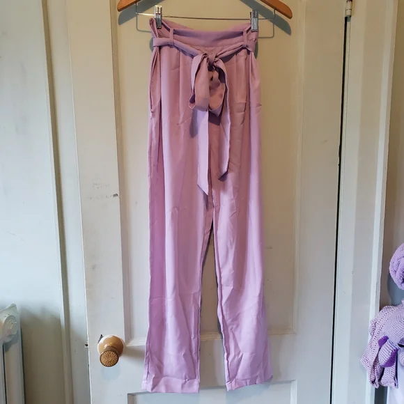 💜 2/$10 Lilac dress pants - Picture 3 of 5